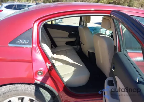 2014 Chrysler 200 Limited z USA, uszkodzony, nr VIN 1C3CCBCG0EN180460